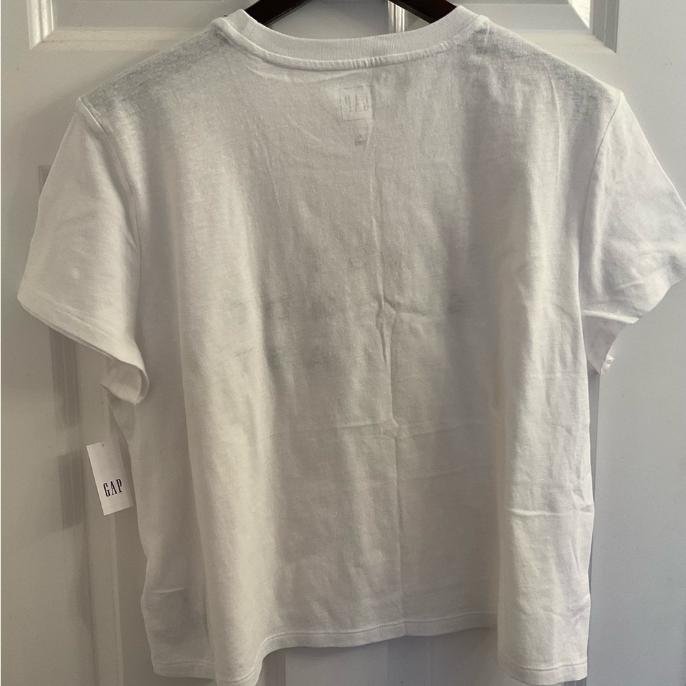 GAP International Women’s Day Shrunken T / Tee - NWT - Size XL - Picture 8 of 8